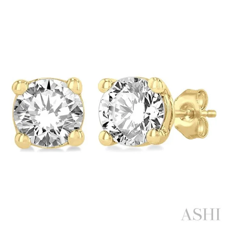 1/5 Ctw Round Cut Diamond Stud Earring in 14K Yellow Gold