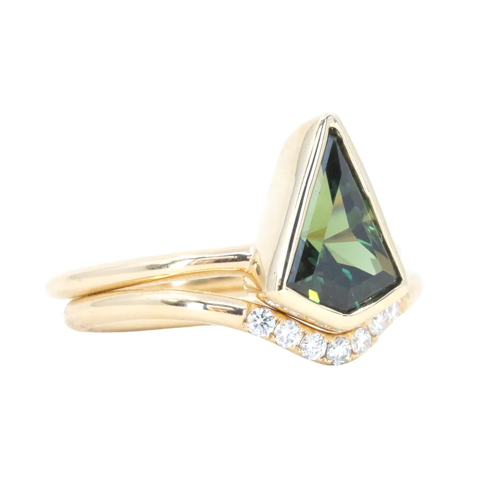 1.87ct Green Kite Sapphire Bezel Set Ring with Curved Diamond Band In 14k Yellow Gold