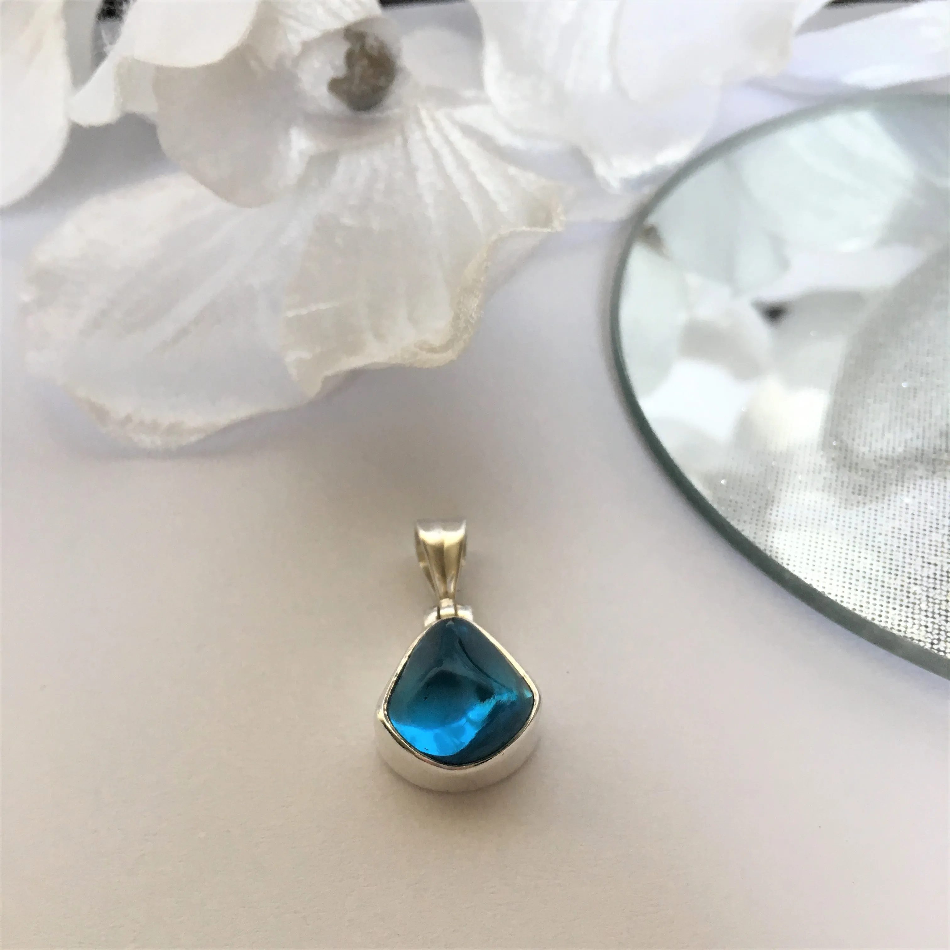 Blue Moonlight Pendant - JUP140