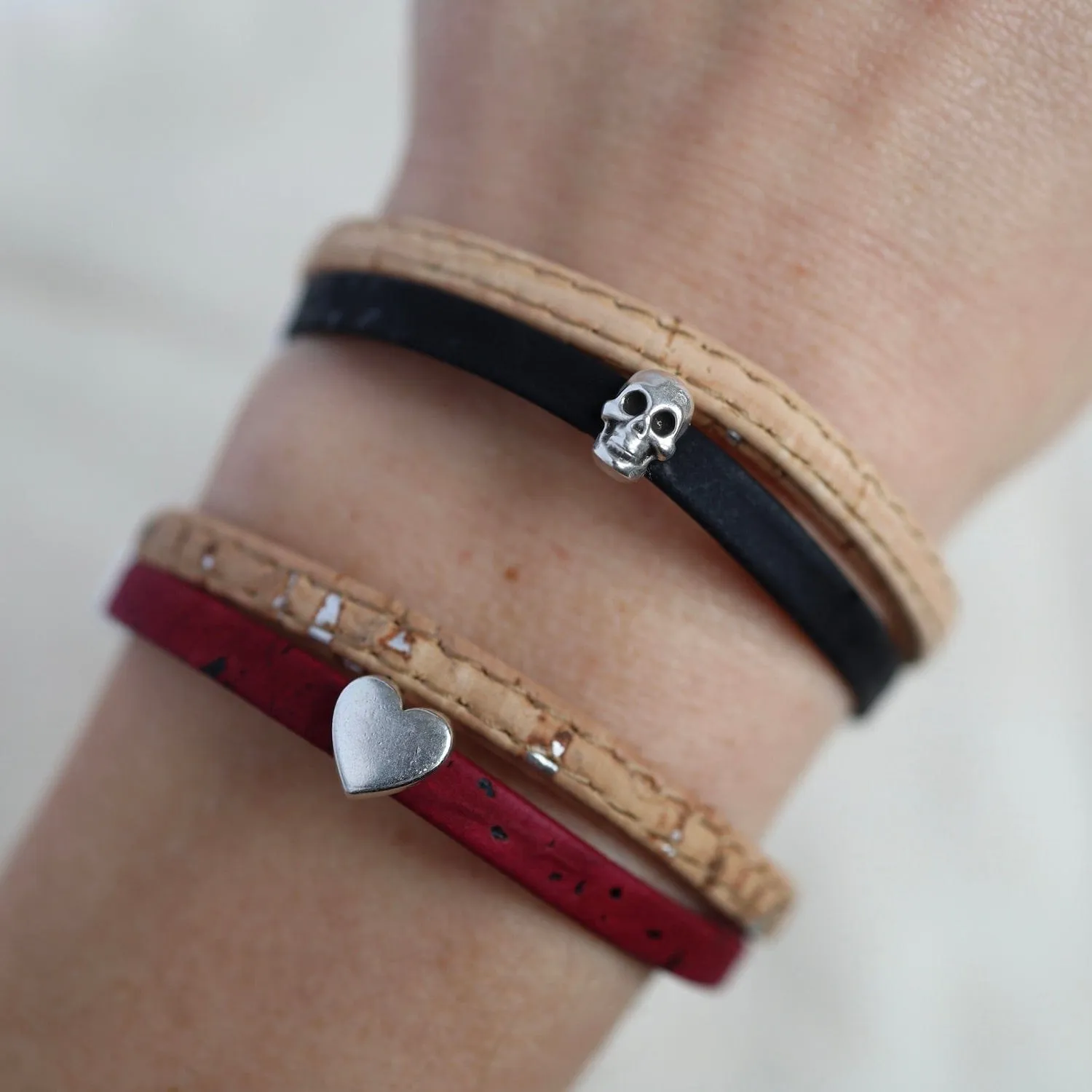 Classic Cork Bracelet With Skull - Black