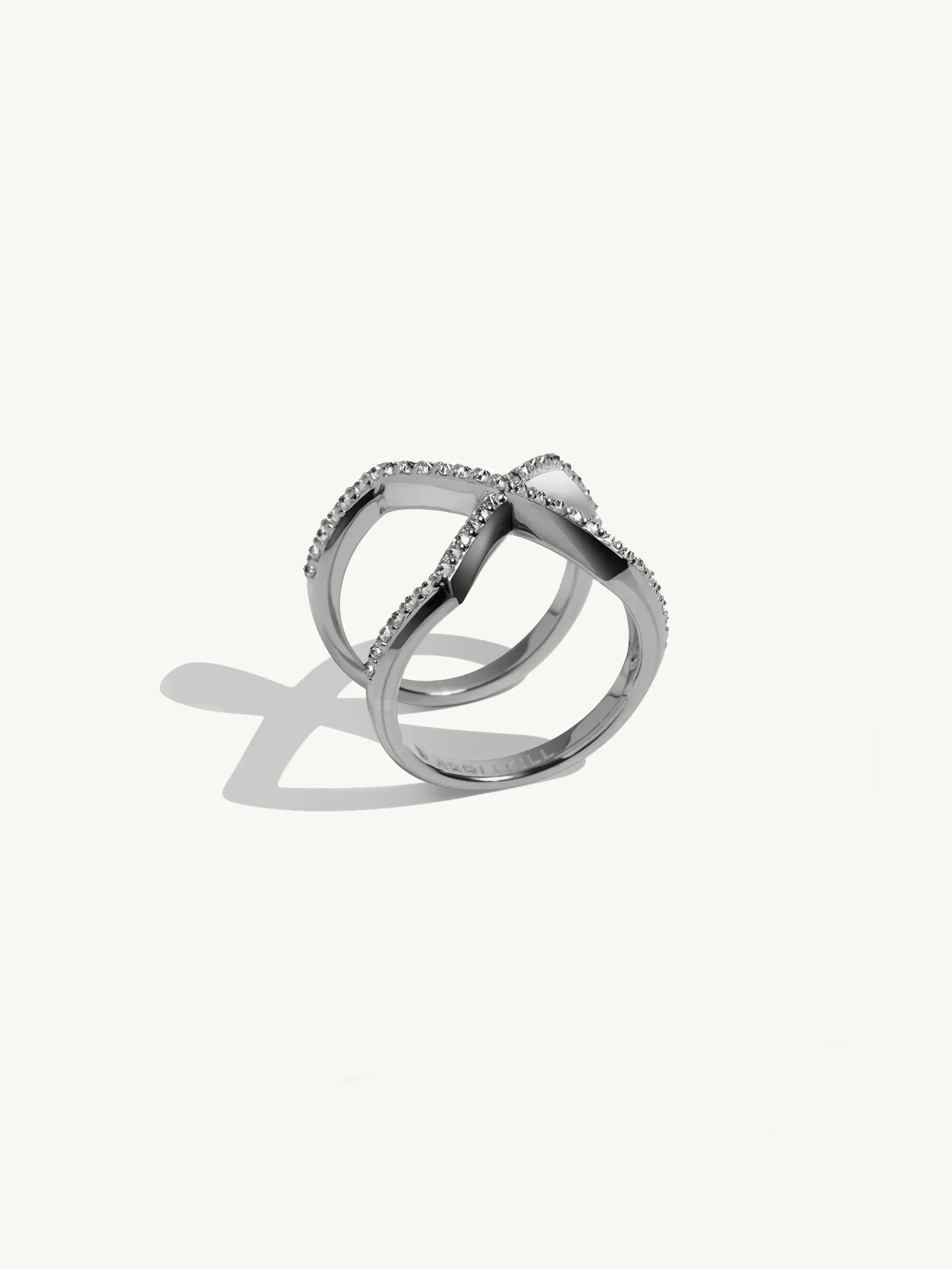 Exquis Pavé-Set Brilliant White Diamond Infinity Ring In Platinum