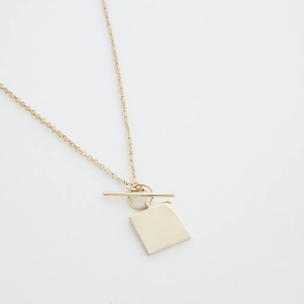 Gwyneth Toggle Necklace