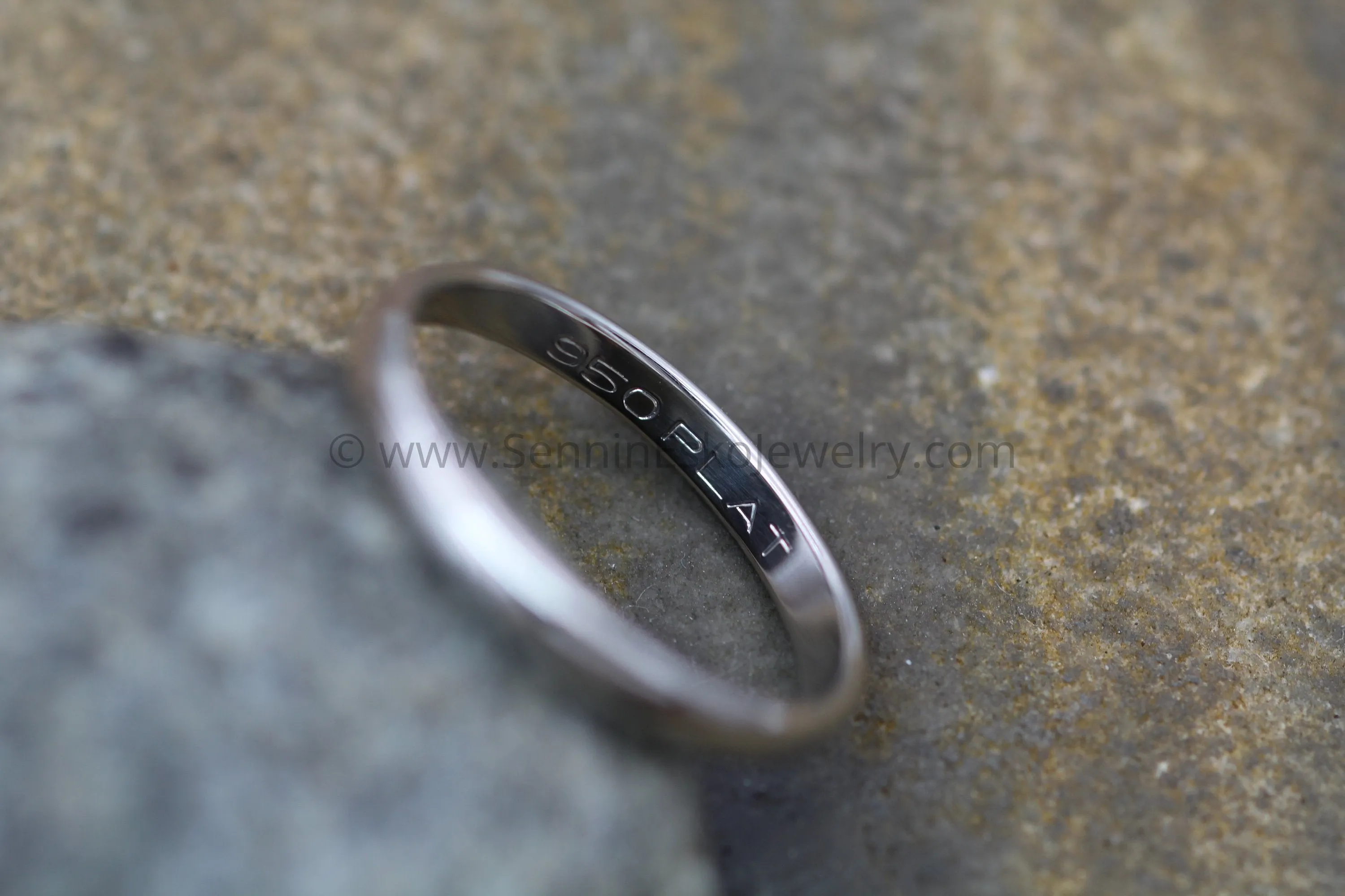 Half Round Platinum 2.5x1.2mm Band - Glossy Finish