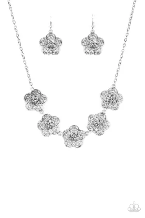 Paparazzi Necklace ~ Garden Groove - Silver