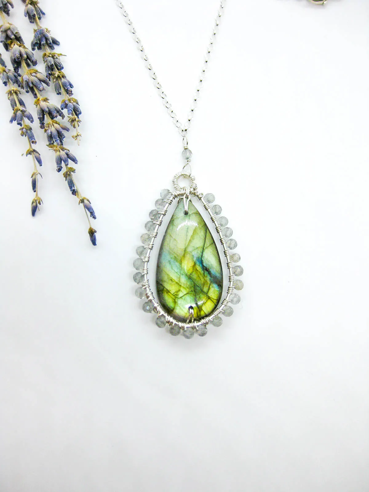 Peony: Labradorite 22 Necklace - n603oak