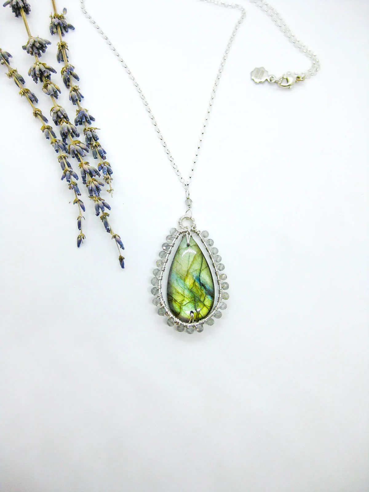 Peony: Labradorite 22 Necklace - n603oak