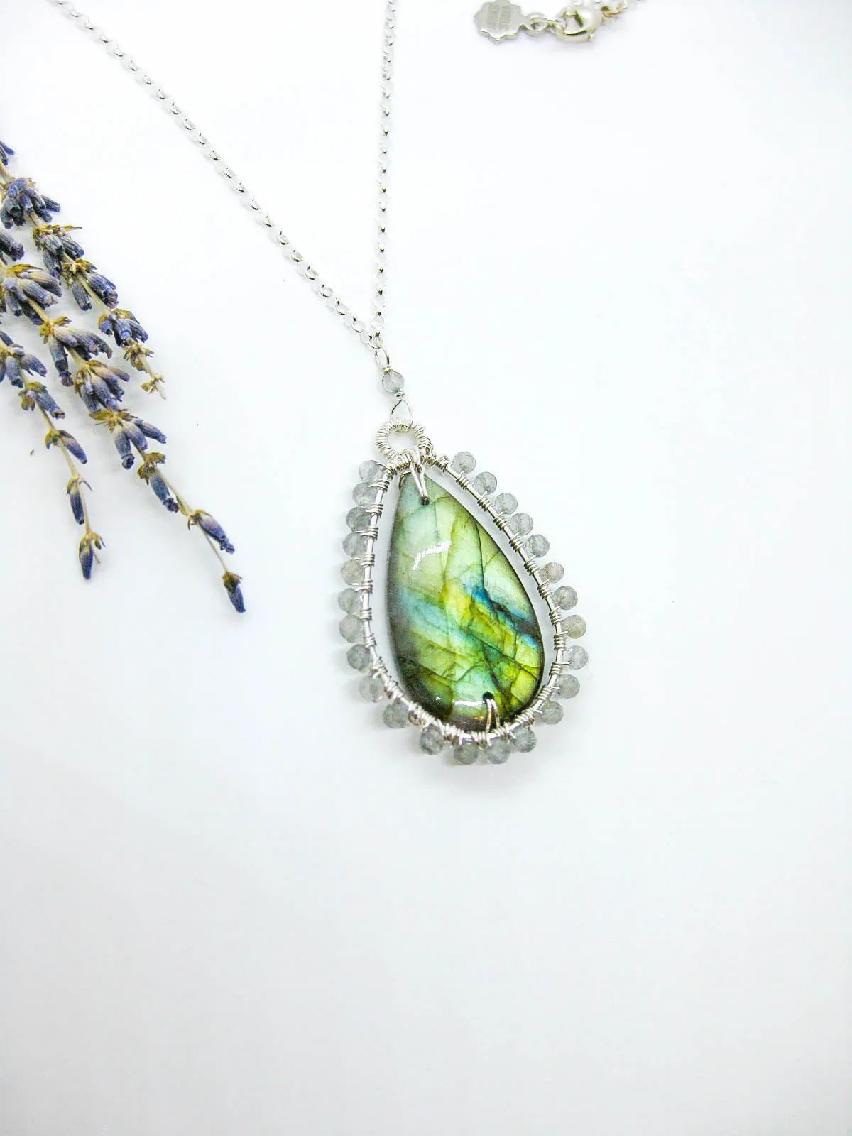 Peony: Labradorite 22 Necklace - n603oak