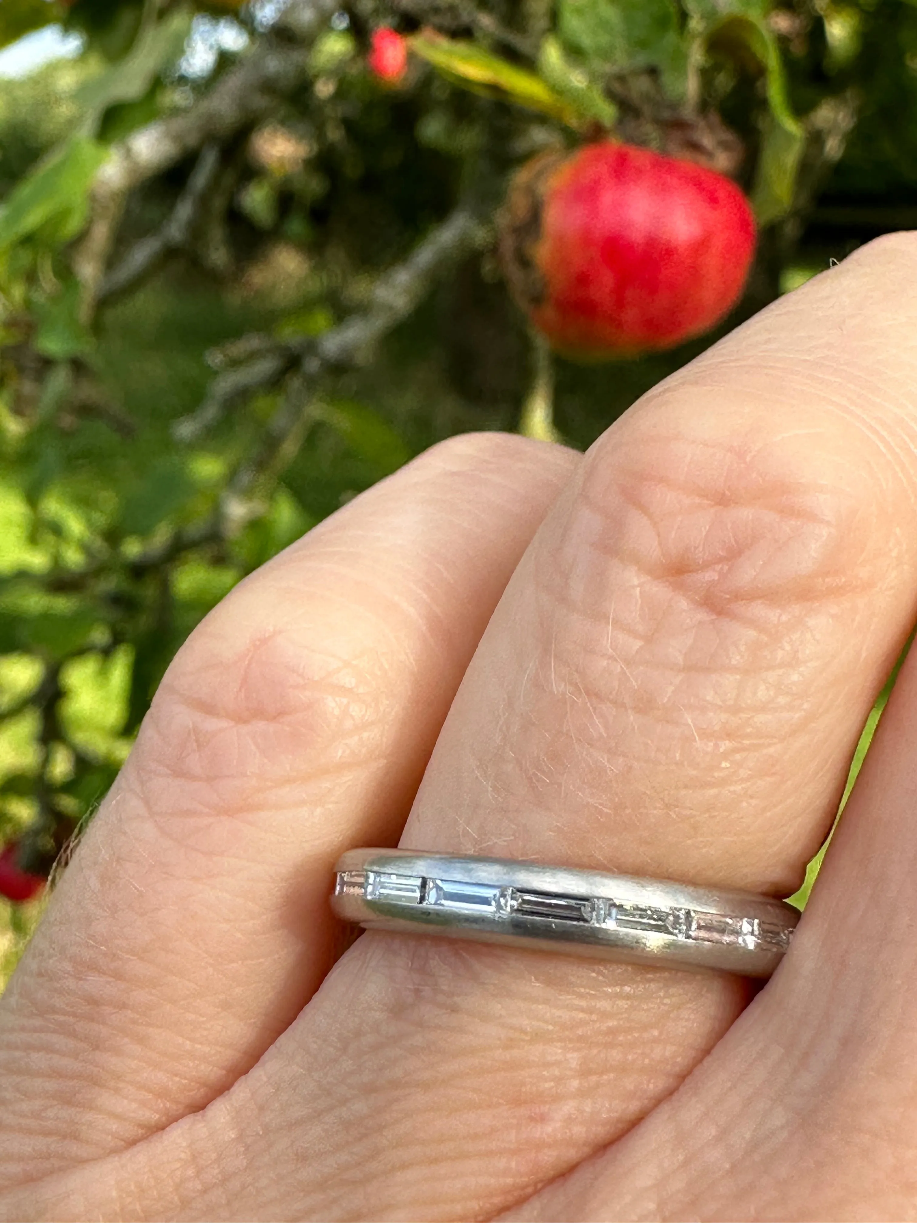 Platinum band set with landscape baguette cut diamonds 1.08ct