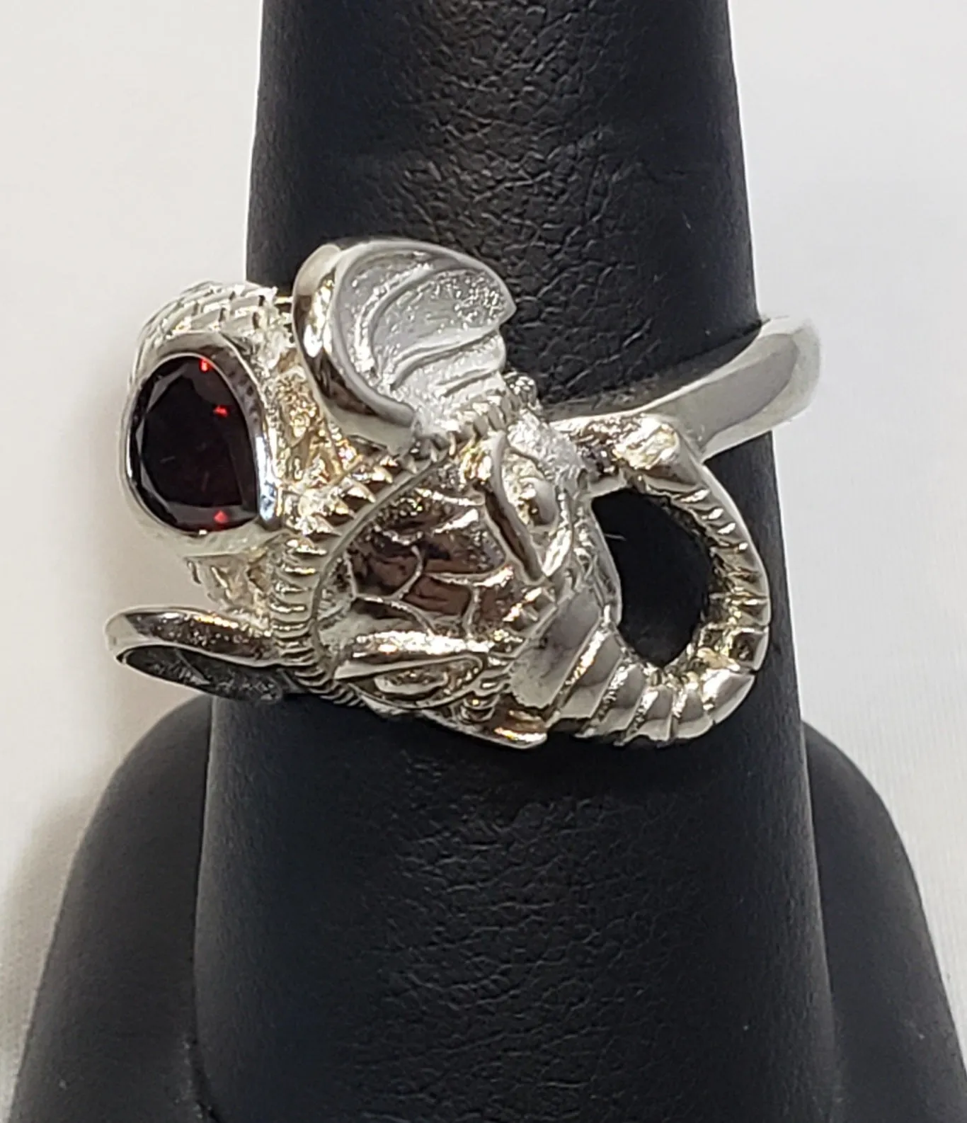 Size 9 Mozambique Garnet 1.25 ctw Elephant Head Ring in Platinum over Copper